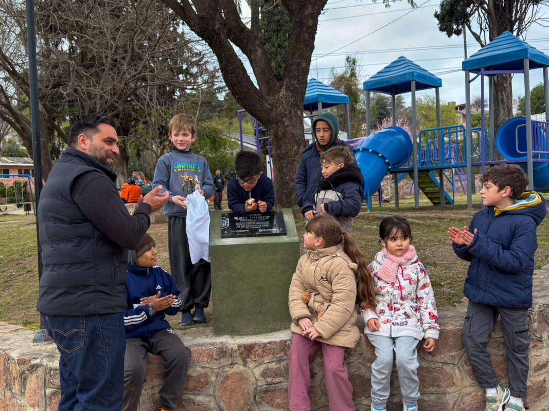 Río Ceballos inauguró la pavimentación de calle Nicanor Ceballos y la renovada Plaza San Isidro